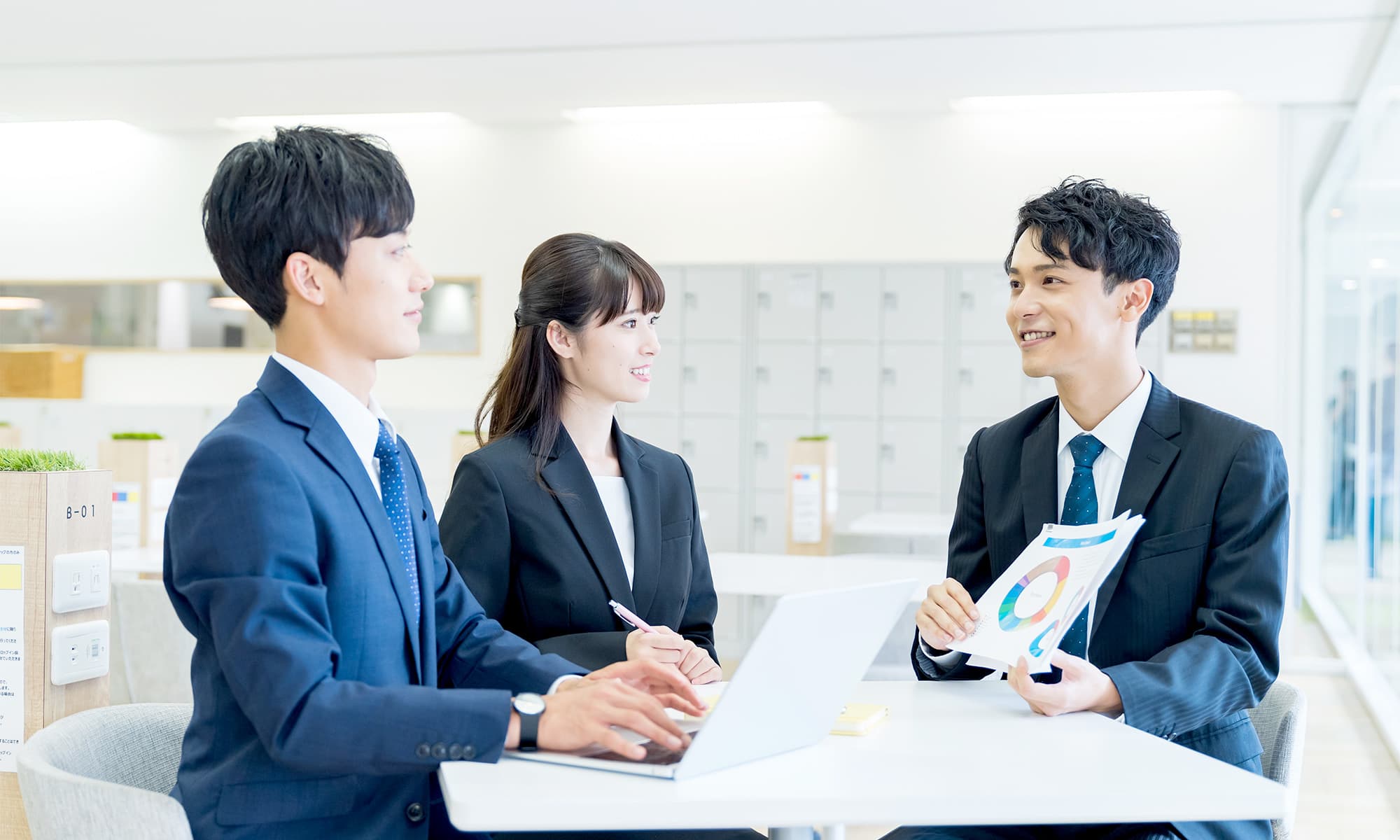 お客さま一人ひとりに合った保険を提案します